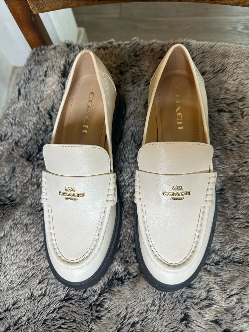 NWOB COACH Ruthie Platform Loafers CM587 Chalk Cream Leather, Size 7.5